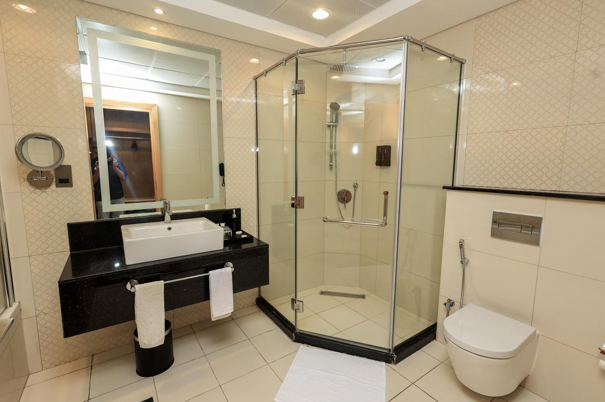 Best Western Premier M Four Hotel Dubai Exteriör bild